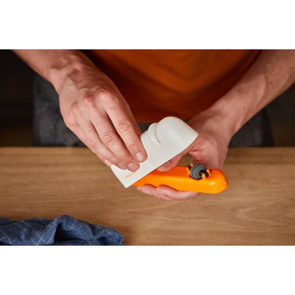FISKARS FUNCTIONAL FORM 1014214 Ostrzałka do noży ROLL-SHARP / biała