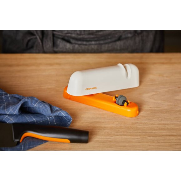FISKARS FUNCTIONAL FORM 1014214 Ostrzałka do noży ROLL-SHARP / biała