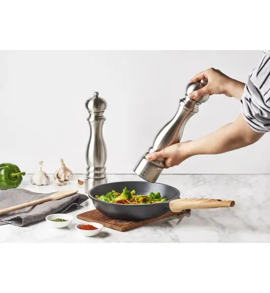 PEUGEOT CHEF Młynek do pieprzu 22 cm / stal nierdzewna INOX 