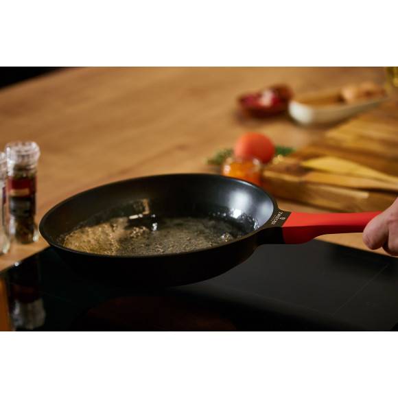 ZWIEGER OBSIDIAN Patelnia 20 cm powłoką GREBLON C3+ non- stick + pokrywka uniwersalna Tadar