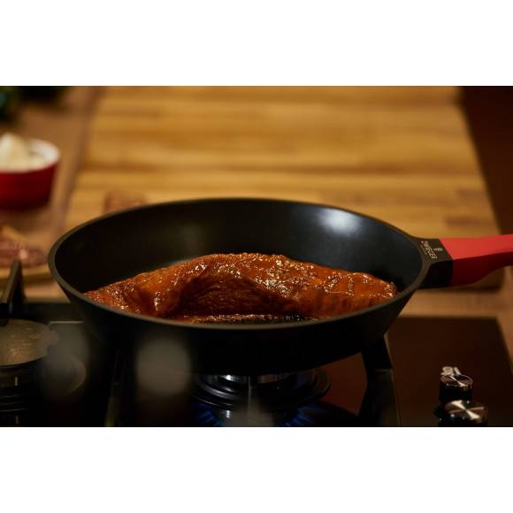 ZWIEGER OBSIDIAN Patelnia 28 cm powłoką GREBLON C3+ non- stick + pokrywka uniwersalna Tadar