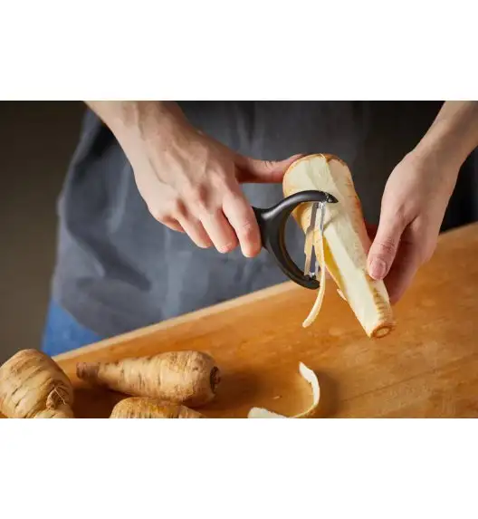 FISKARS FUNCTIONAL FORM 1016122 Obierak do warzyw / stal nierdzewna 