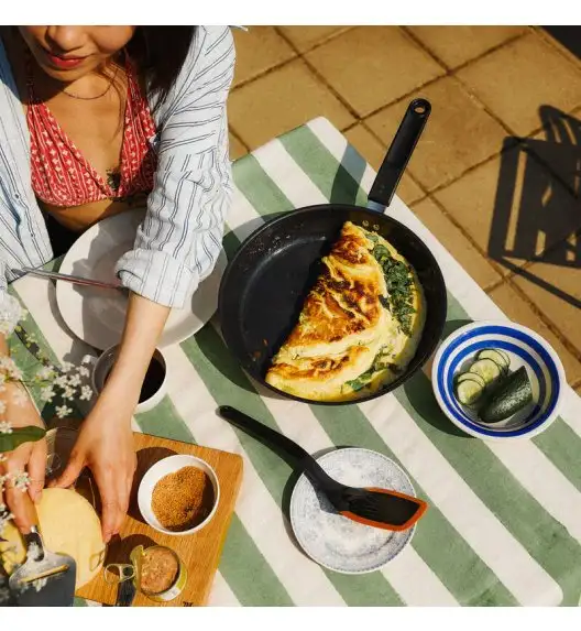 FISKARS FUNCTIONAL FORM 1027300 Szpatułka kuchenna 32,5 cm / tworzywo sztuczne