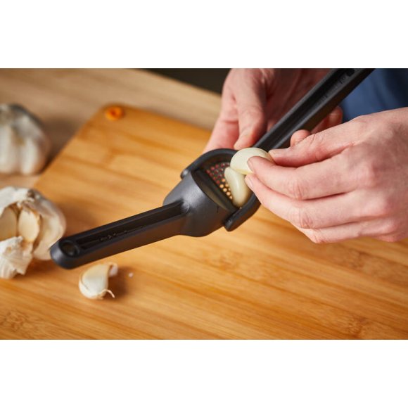 FISKARS FUNCTIONAL FORM 1028361 Praska do czosnku 16 cm / tworzywo sztuczne