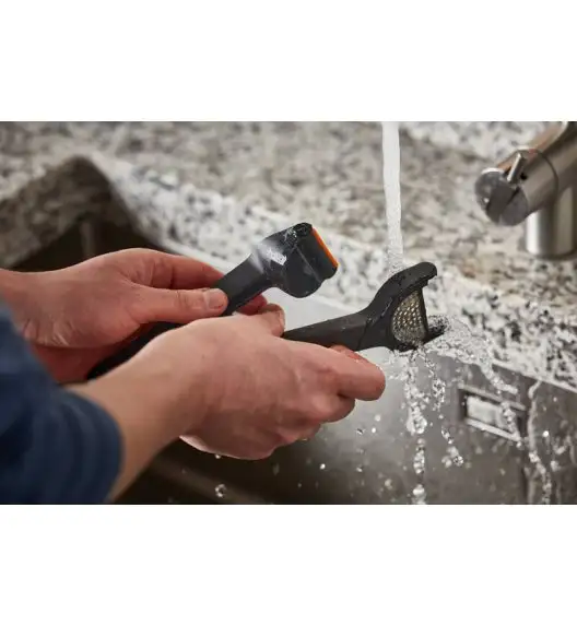 FISKARS FUNCTIONAL FORM 1028361 Praska do czosnku 16 cm / tworzywo sztuczne