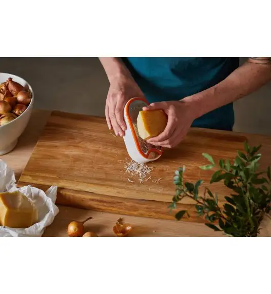 FISKARS FUNCTIONAL FORM 1019530 Tarka z pojemnikiem / stal nierdzewna