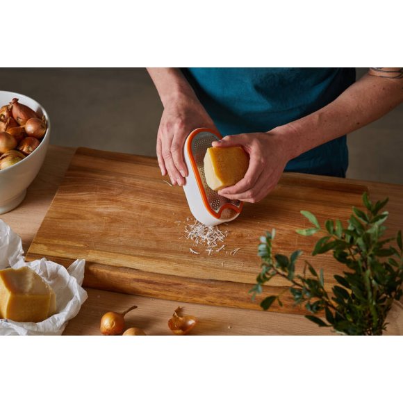 FISKARS FUNCTIONAL FORM 1019530 Tarka z pojemnikiem / stal nierdzewna