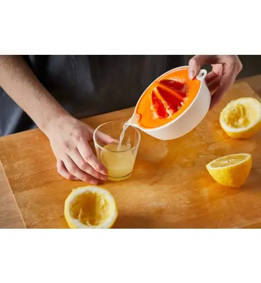 FISKARS FUNCTIONAL FORM 1016125 Wyciskarka do cytrusów / tworzywo sztuczne