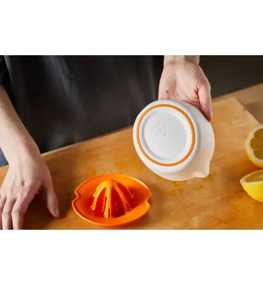FISKARS FUNCTIONAL FORM 1016125 Wyciskarka do cytrusów / tworzywo sztuczne