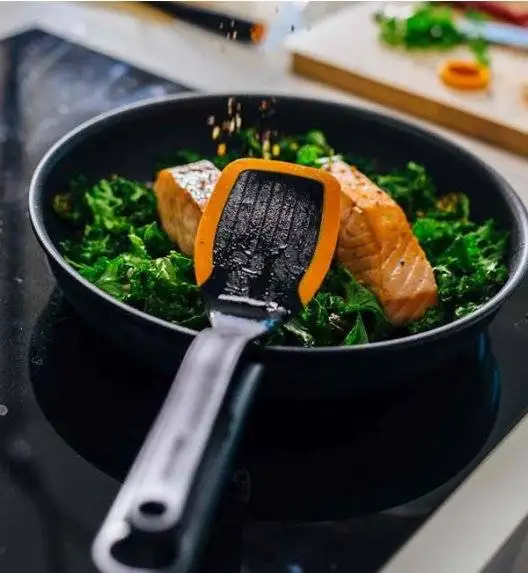 FISKARS FUNCTIONAL FORM AFF2 Komplet Łyżka + Szpatułka kuchenna 2 el / tworzywo sztuczne