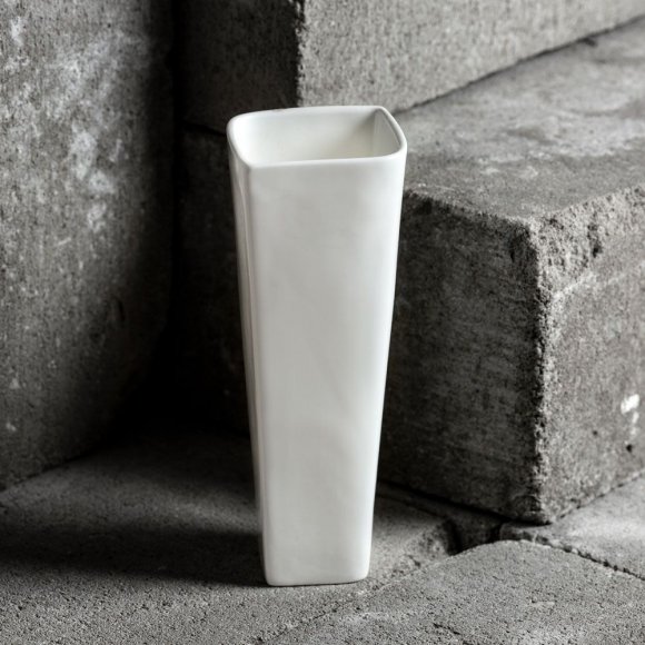 AMBITION FALA / KUBIKO Wazon 16,5 cm / Porcelana 