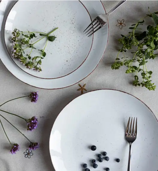 LUBIANA BOSS 6630U Serwis obiadowo - kawowy 90 el / 18 osób / budyniowy / porcelana ręcznie malowana