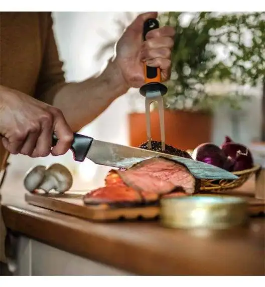 FISKARS FUNCTIONAL FORM 1057539 Nóż do mięs 21 cm / stal nierdzewna 