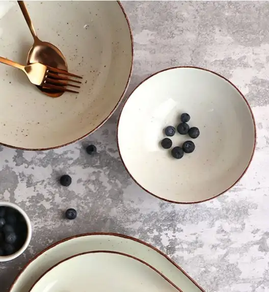 LUBIANA BOSS 6630U Serwis obiadowy 28 el / 6 osób / budyniowy / porcelana ręcznie malowana