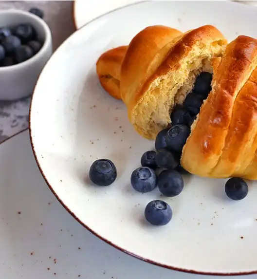 LUBIANA BOSS 6630U Serwis obiadowy 52 el / 12 osób / budyniowy / porcelana ręcznie malowana