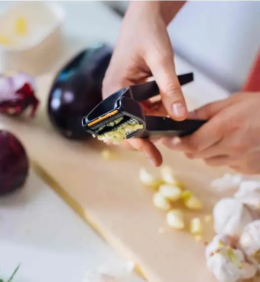 FISKARS FUNCTIONAL FORM AFF1 Komplet 4 przyborów kuchennych / tworzywo sztuczne