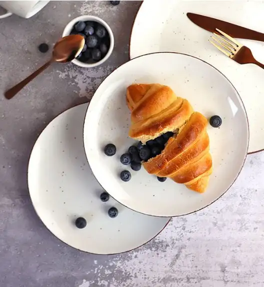 LUBIANA BOSS 6630U Serwis obiadowy 76 el / 18 osób / budyniowy / porcelana ręcznie malowana