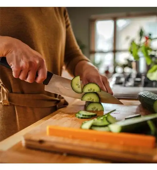 FISKARS FUNCTIONAL FORM 1057556+1057558 Komplet 8 noży (3+5) w pudełkach + ostrzałka ESSENTIAL