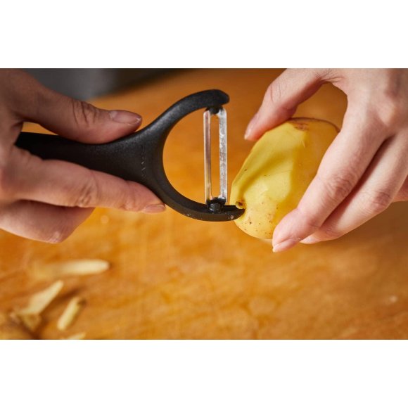 FISKARS ESSENTIAL 1065599 Obierak do warzyw / stal nierdzewna 