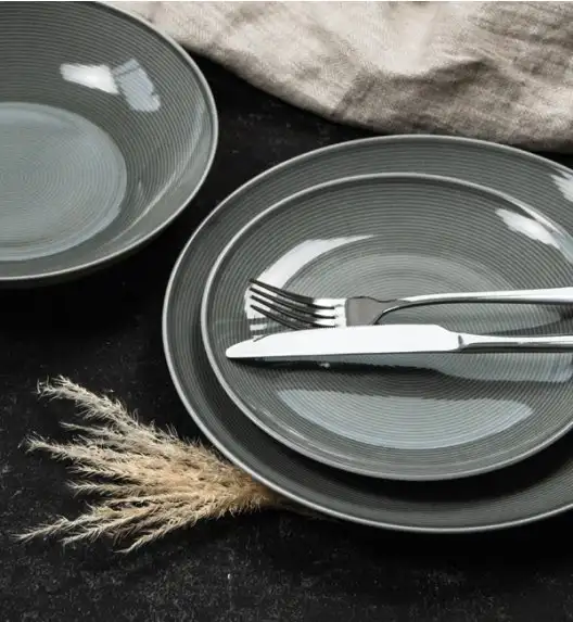 LUBIANA BOSS PRĄŻKI K1 OPK Serwis obiadowy szary 36 el / 12 osób / porcelana ręcznie malowana