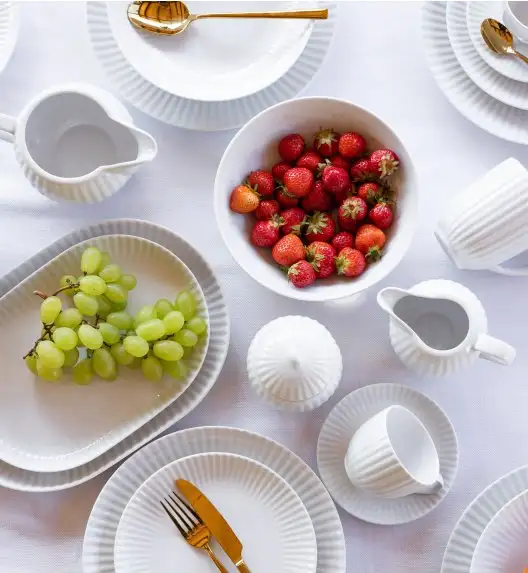 LUBIANA DAISY Sosjerka 700 ml | biała porcelana 