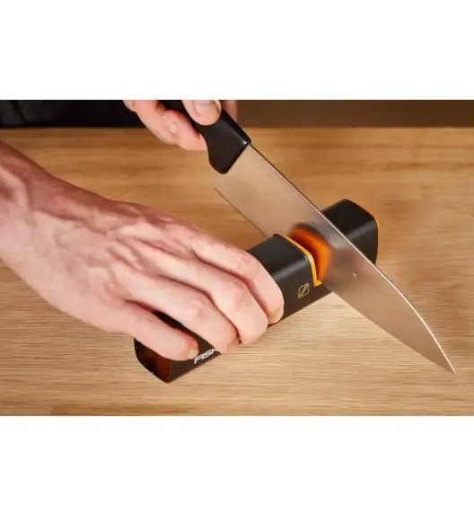 FISKARS EDGE Ostrzałka do noży Roll-Sharp / Rękojeść Softgrip