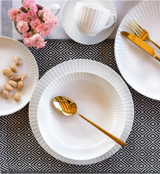 LUBIANA DAISY Serwis obiadowo - kawowy 18 osób / 130 elementów | biała porcelana
