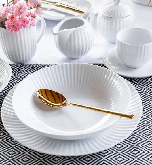 LUBIANA DAISY Komplet cukiernica 250 ml z pokrywką + mlecznik 300 ml | biała porcelana 