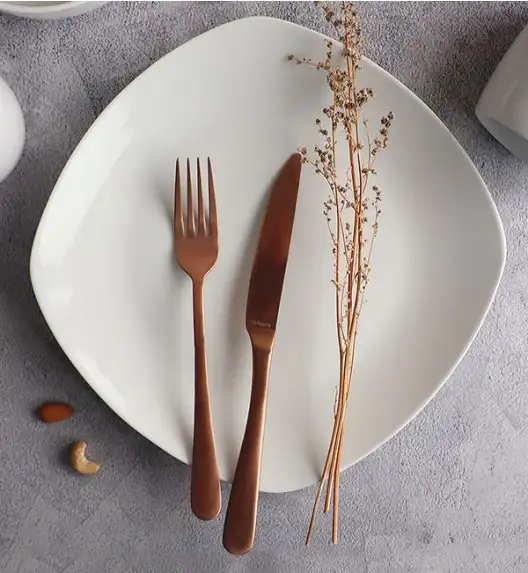 WYPRZEDAŻ! WATERSIDE EVERYDAY WHITE Komplet 4 talerzy dla 1 osoby / porcelana