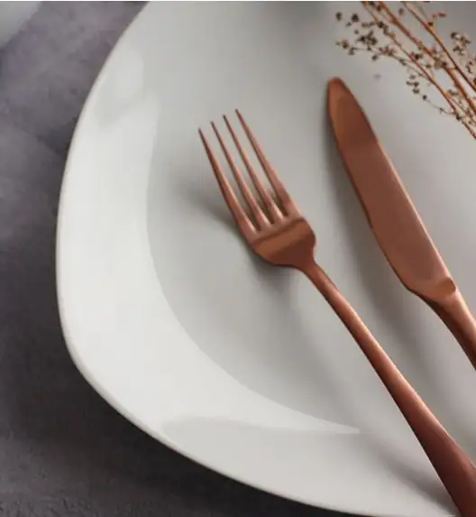 WYPRZEDAŻ! WATERSIDE EVERYDAY WHITE Komplet 4 talerzy dla 1 osoby / porcelana