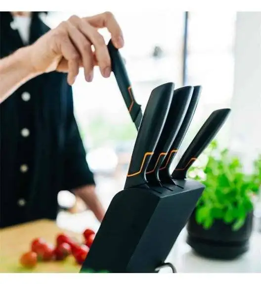 FISKARS EDGE 1003099 Zestaw 5 noży kuchennych w bloku czarnym / stal 420J2 / czarne ostrza + OSTRZAŁKA Koopman