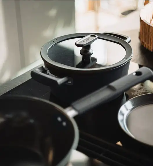 FISKARS HARD FACE 1075526 Garnek 3,5 l z pokrywką / powłoka Ceratec™ Superior