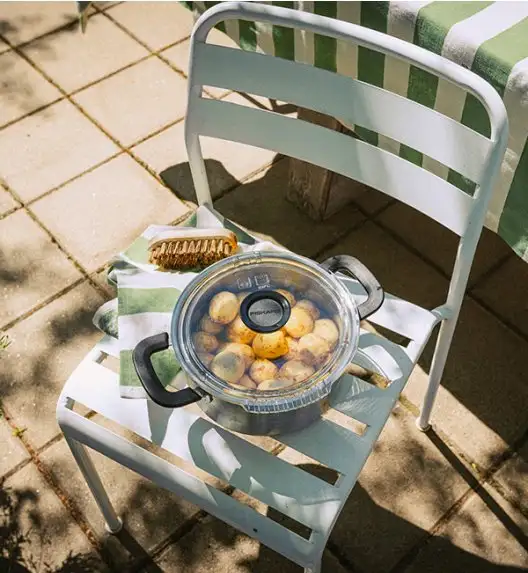 FISKARS FUNCTIONAL FORM 1072316 Garnek 3 l z pokrywką / stal nierdzewna