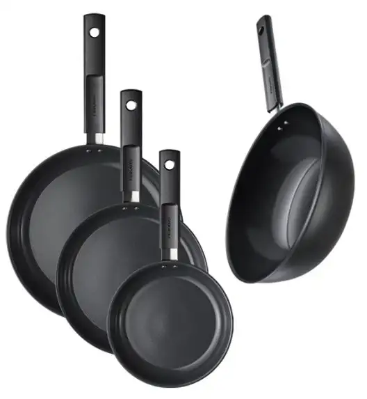 FISKARS HARD FACE Komplet garnki z pokrywkami 8 el + Patelnie 20, 24, 28 cm + Wok / powłoka Ceratec™ Superior