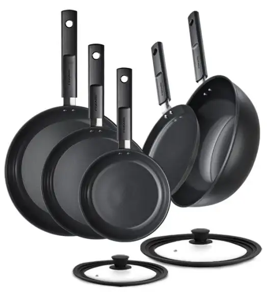 FISKARS HARD FACE Komplet garnki z pokrywkami 8 el + Patelnie 20, 24, 28 cm + pokrywki silikonoweTADAR + Wok + naleśnikowa / powłoka Ceratec™ Superior