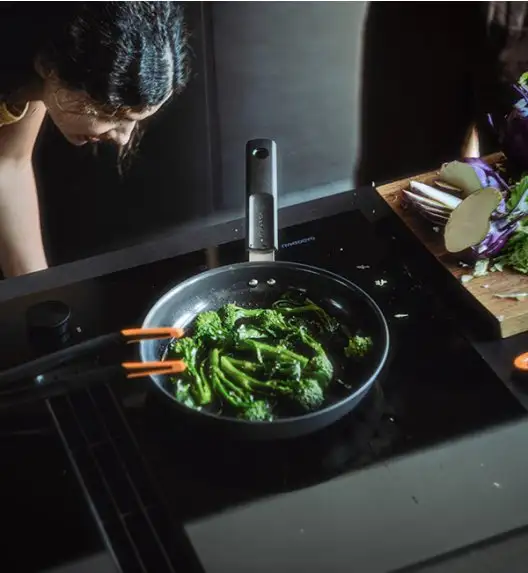 FISKARS HARD FACE Komplet patelnie 20, 24, 28 cm + pokrywki TADAR / powłoka Ceratec™ Superior