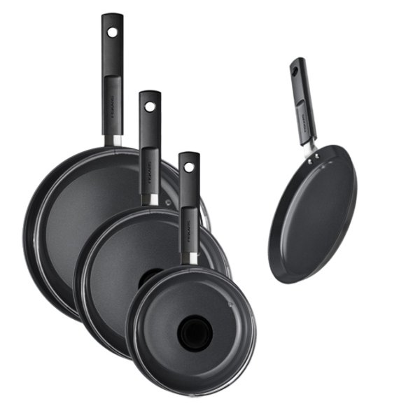 FISKARS HARD FACE Komplet patelnie 20, 24, 28 cm + pokrywki TADAR + naleśnikowa / powłoka Ceratec™ Superior