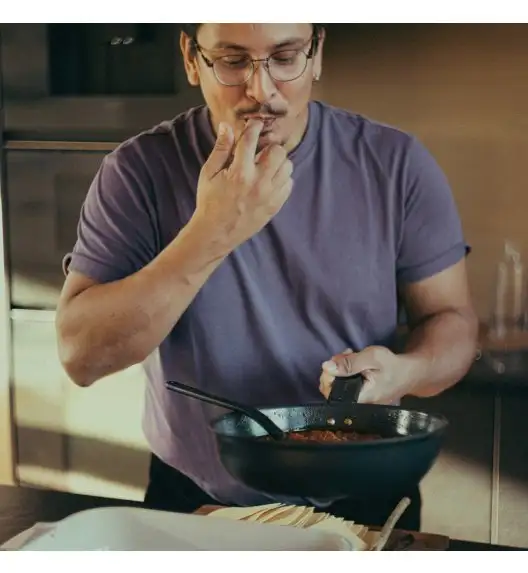 FISKARS HARD FACE Patelnia 24 cm z pokrywką / powłoka Ceratec™ Superior