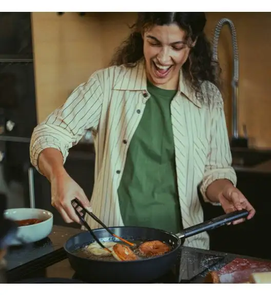 FISKARS HARD FACE Patelnia 28 cm z pokrywką / powłoka Ceratec™ Superior