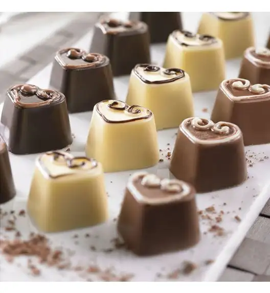 WYPRZEDAŻ! WESTMARK CLASSIC Silikonowa forma do czekoladek serce / czerwona