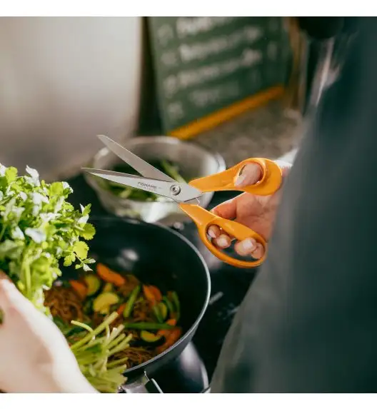 FISKARS CLASSIC Nożyczki uniwersalne 21 cm / stal nierdzewna (6 generacja)