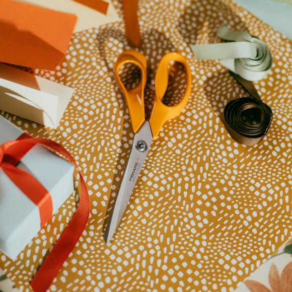 FISKARS CLASSIC Profesjonalne nożyczki krawieckie 25 cm / stal nierdzewna (6 generacja)