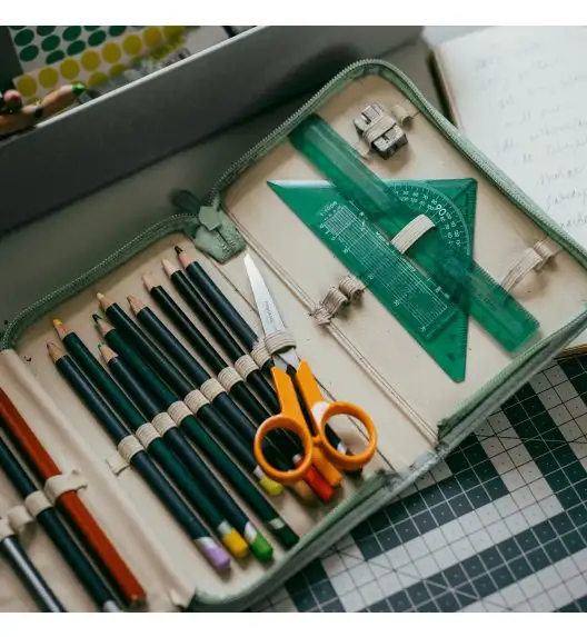 FISKARS CLASSIC Nożyczki dla hobbystów 13 cm / stal nierdzewna (6 generacja)