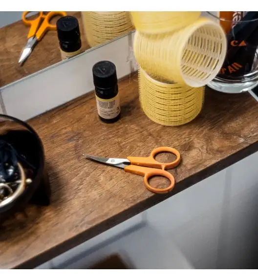 FISKARS CLASSIC Wygięte nożyczki do paznokci 10 cm / stal nierdzewna (6 generacja)