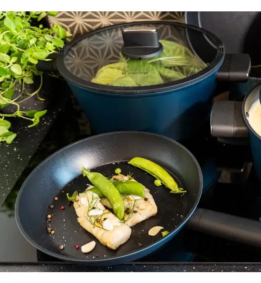 AMBITION | AZZURRO GARNEK 24CM 4 L POKRYWKA INDUKCJA