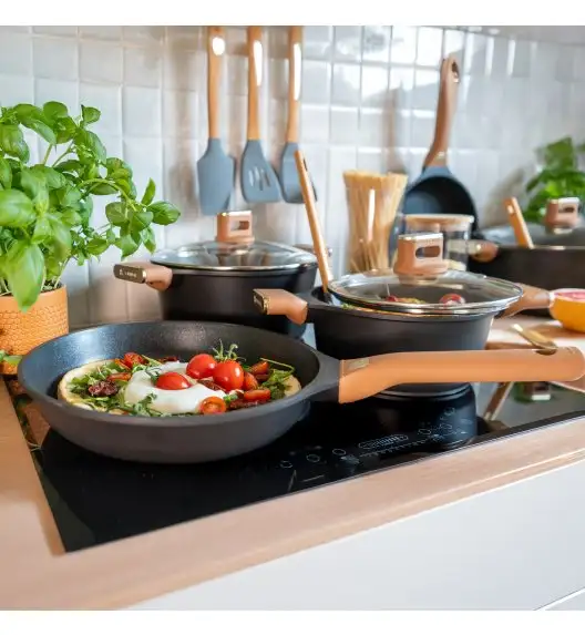 AMBITION | CAMEL PATELNIA 28 CM Indukcja powłoka Qualum Basic Stone non-stick