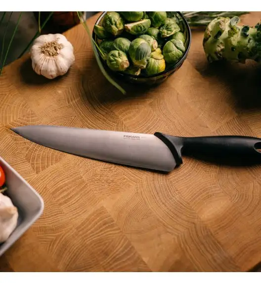 FISKARS ESSENTIAL 1065565 Nóż szefa kuchni 21 cm / stal nierdzewna 