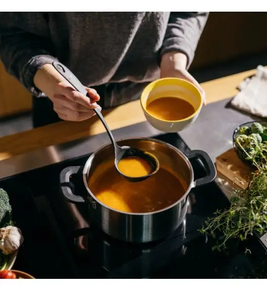 FISKARS ESSENTIAL Komplet 4 przyborów kuchennych / tworzywo sztuczne