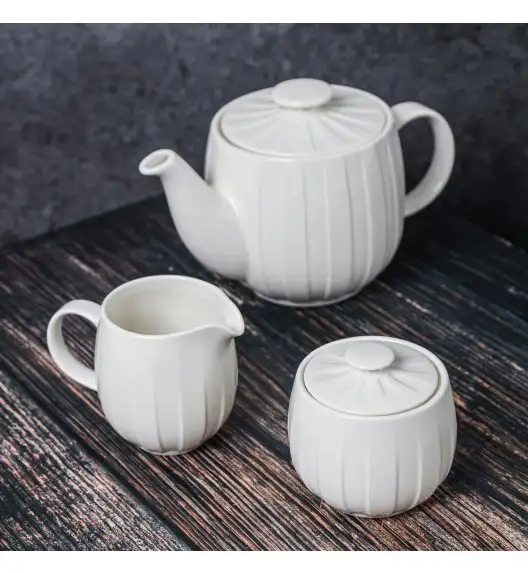 AMBITION | LIGNE MLECZNIK 250 ML BIAŁY / porcelana