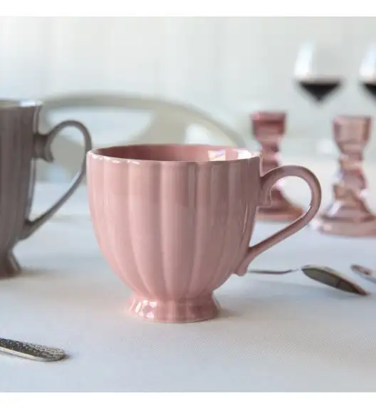 AMBITION | CURLY FILIŻANKA 250 ML RÓŻOWA